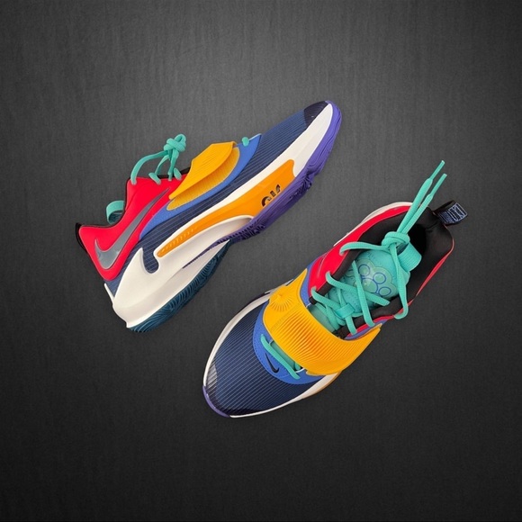 ✔️NIB✔️ NIKE Zoom Freak 3 'AntetokounBros' - Picture 1 of 11